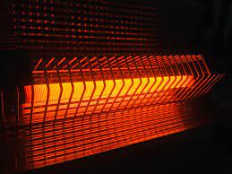 What is the difference between carbon and ceramic infrared heaters?